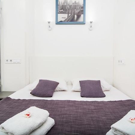 קייב Smart Hotel Rooms Near Metro 24/7 מראה חיצוני תמונה