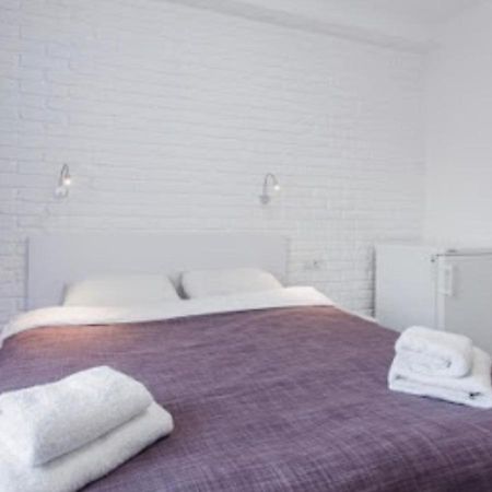 קייב Smart Hotel Rooms Near Metro 24/7 מראה חיצוני תמונה