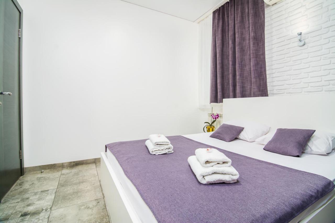 קייב Smart Hotel Rooms Near Metro 24/7 מראה חיצוני תמונה
