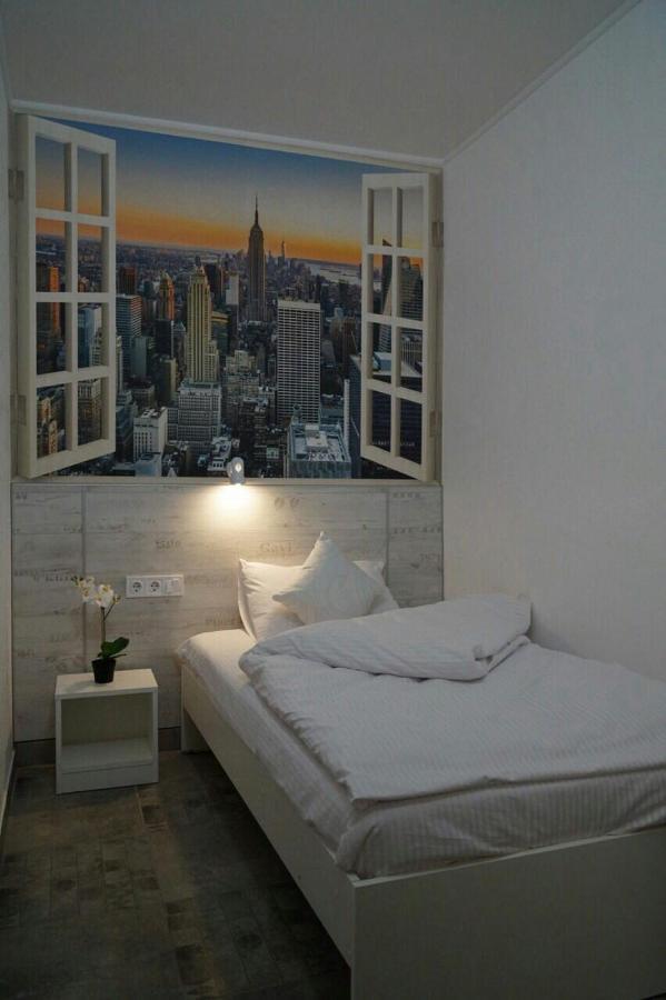 קייב Smart Hotel Rooms Near Metro 24/7 מראה חיצוני תמונה